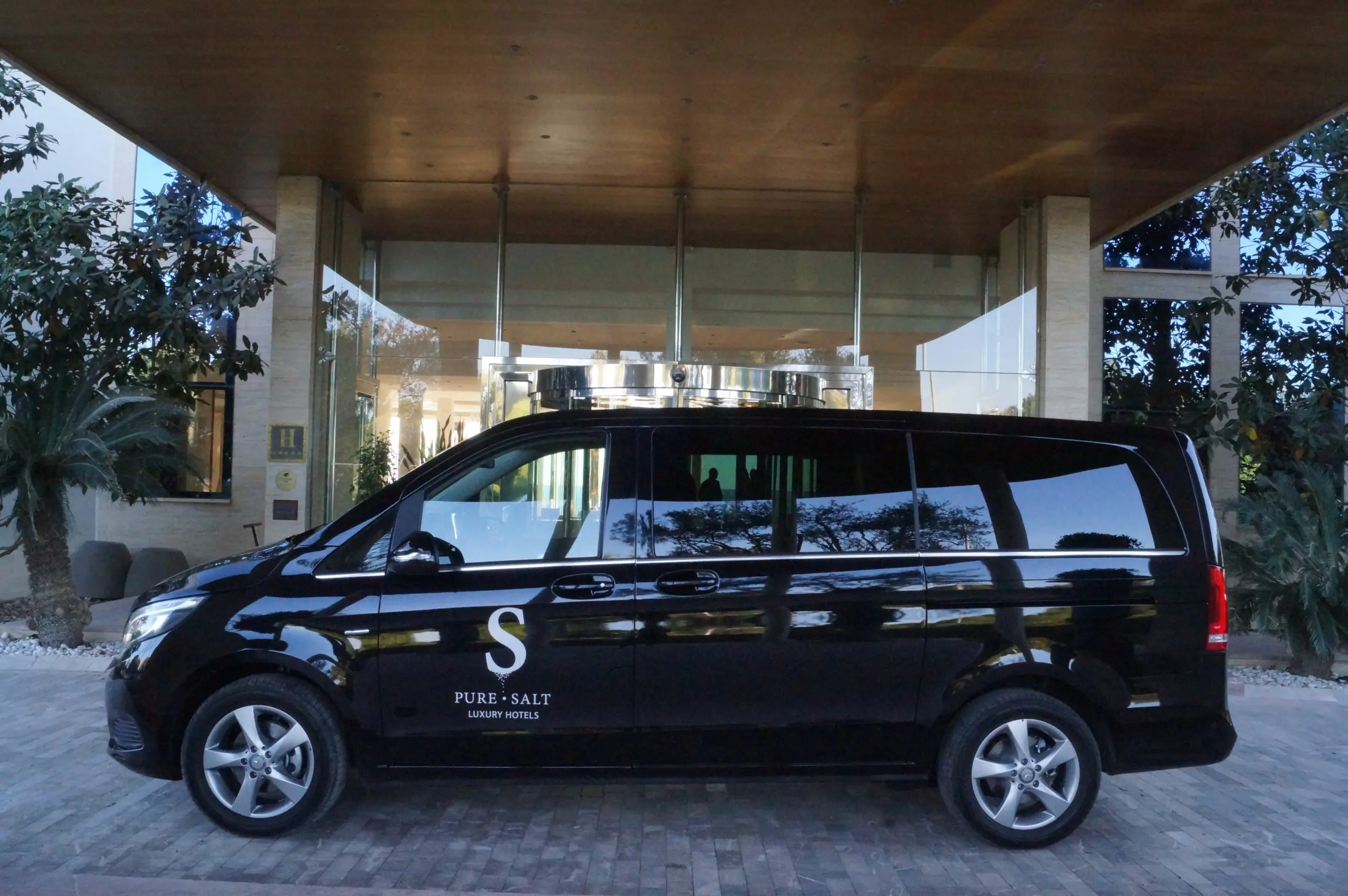   Traslados de lujo sin costo - Essentially Mallorca 1